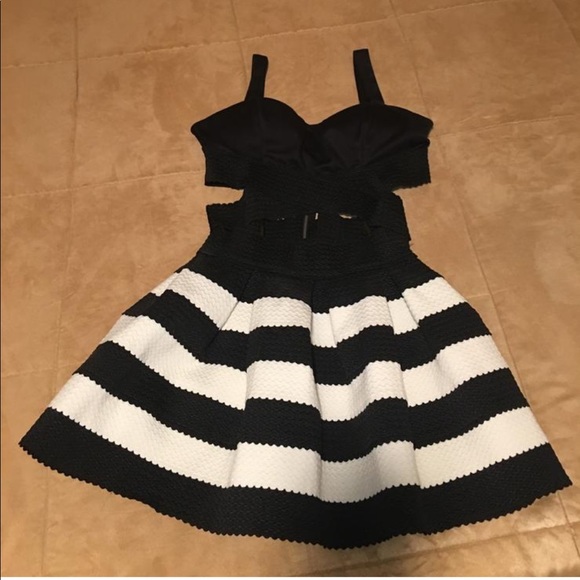 Cocktail dress - Picture 1 of 4